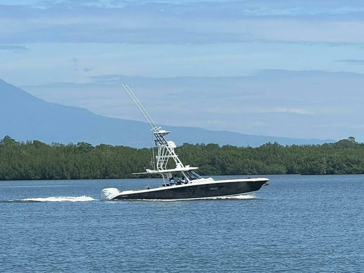2022 Pursuit S428 "HAPPY HOUR" photo