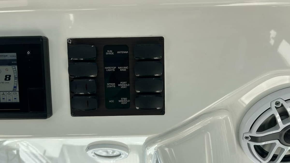 2022 Pursuit S428 "HAPPY HOUR" photo 17