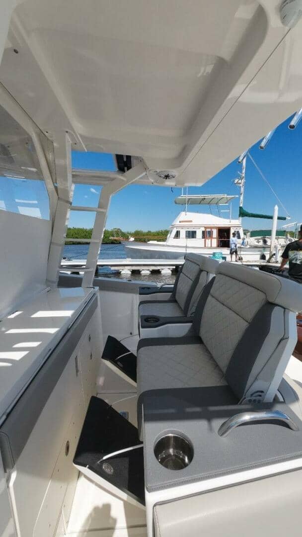 2022 Pursuit S428 "HAPPY HOUR" photo 20