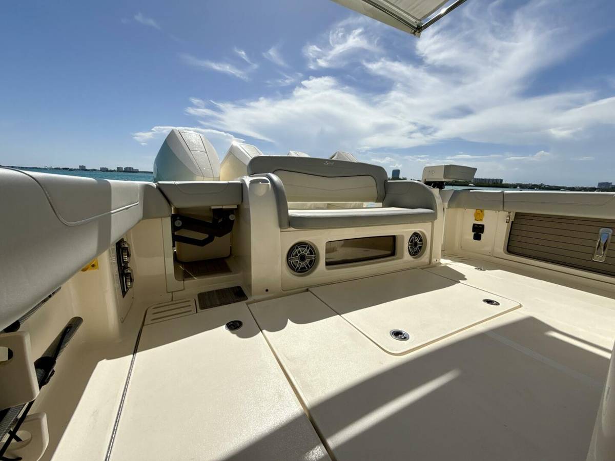 2021 Scout 425 LXF photo 20