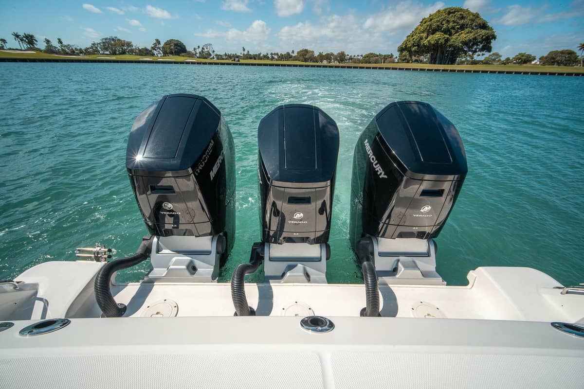 2023 Boston Whaler 420 Outrage "PIPE DREAM" photo 3