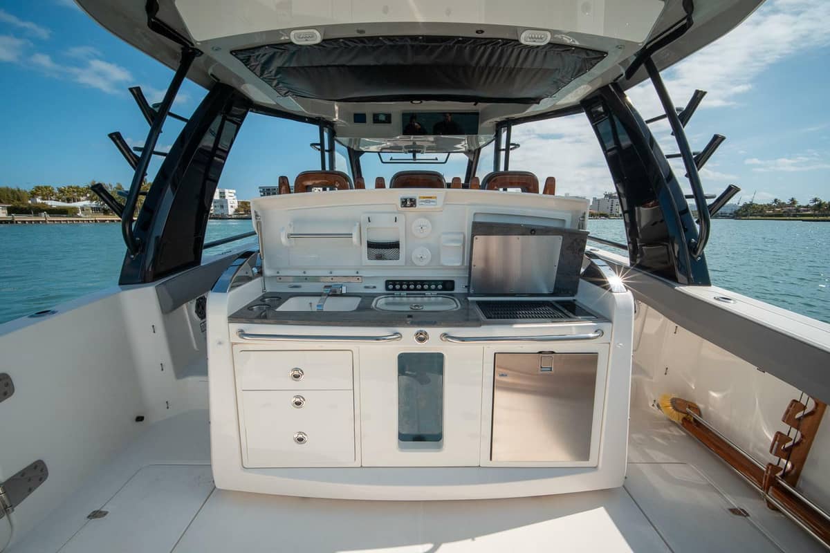 2023 Boston Whaler 420 Outrage "PIPE DREAM" photo 8