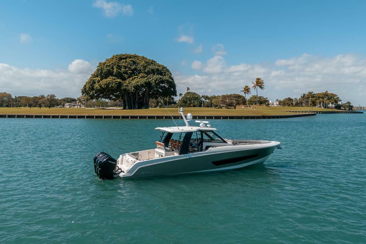 2023 Boston Whaler 420 Outrage "PIPE DREAM" photo 31