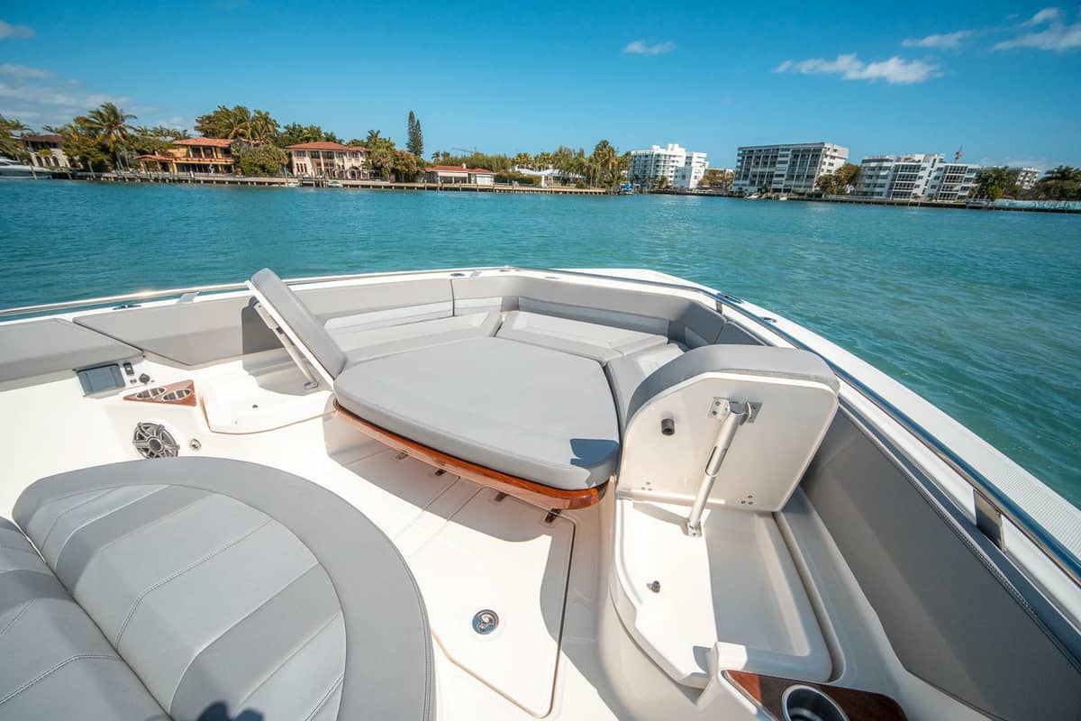 2023 Boston Whaler 420 Outrage "PIPE DREAM" photo 6