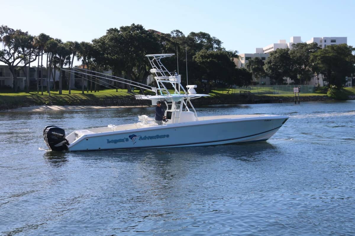 2008 Venture 39 Center Console "Logan's Adventure" photo 14