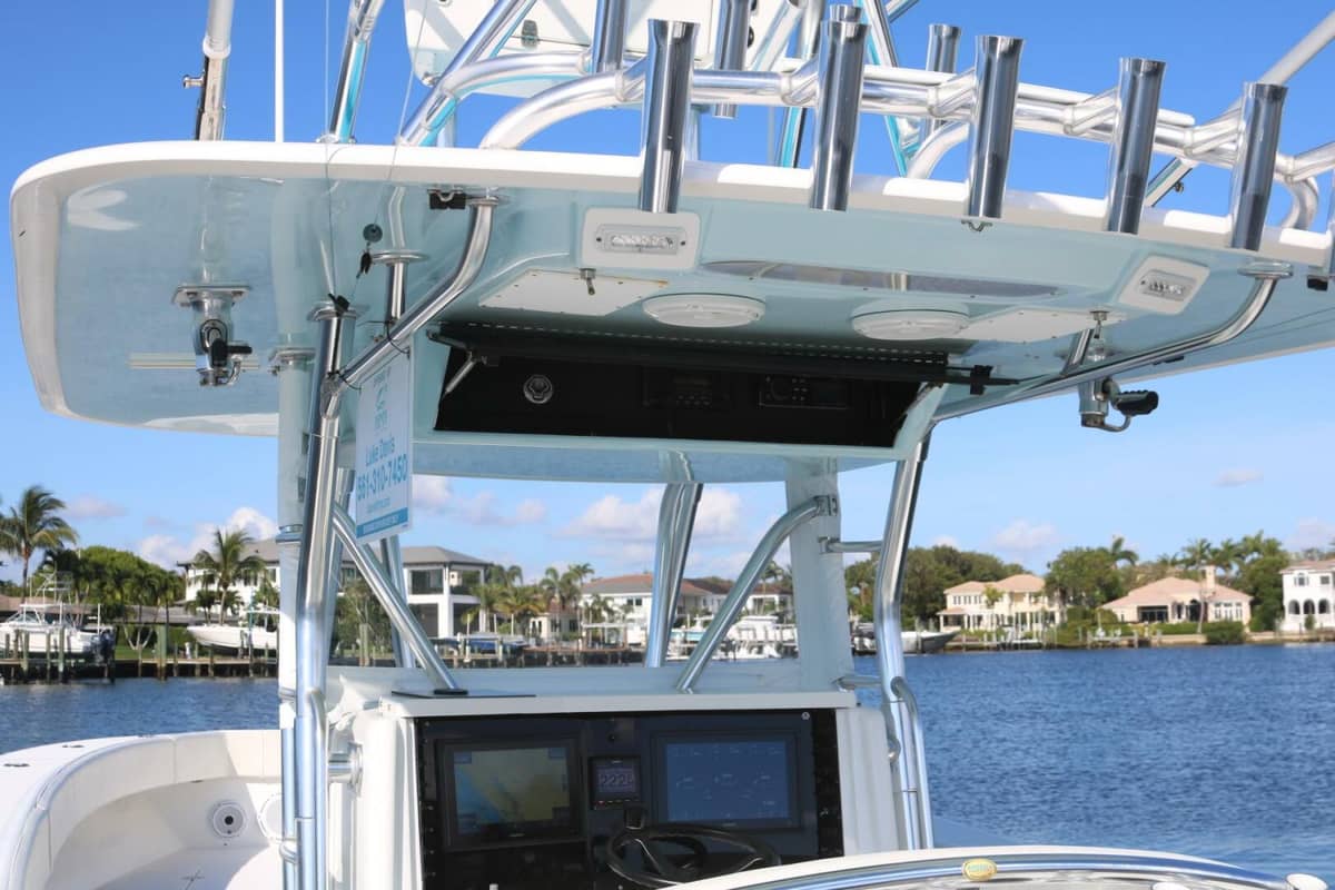 2008 Venture 39 Center Console "Logan's Adventure" photo 13