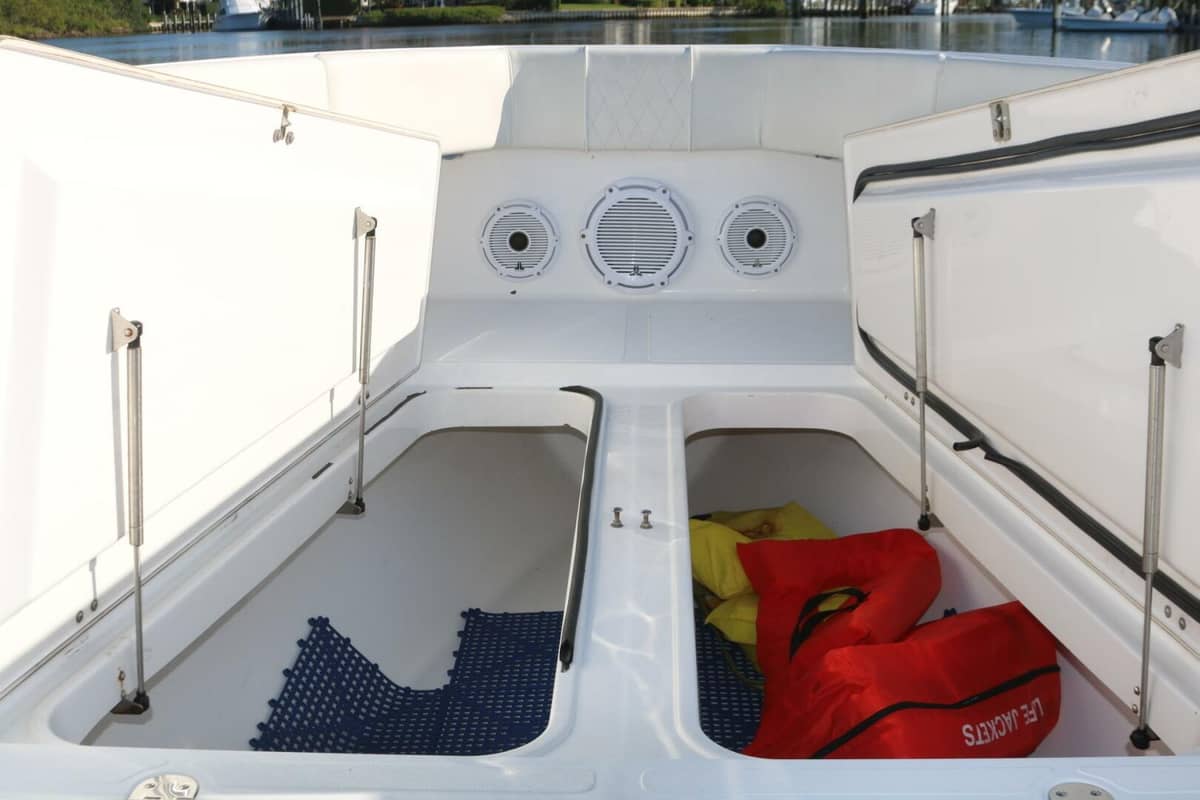 2008 Venture 39 Center Console "Logan's Adventure" photo 3