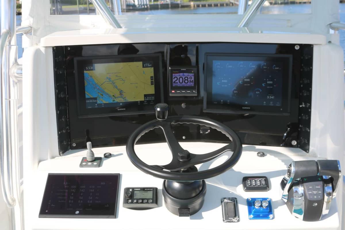 2008 Venture 39 Center Console "Logan's Adventure" photo 8