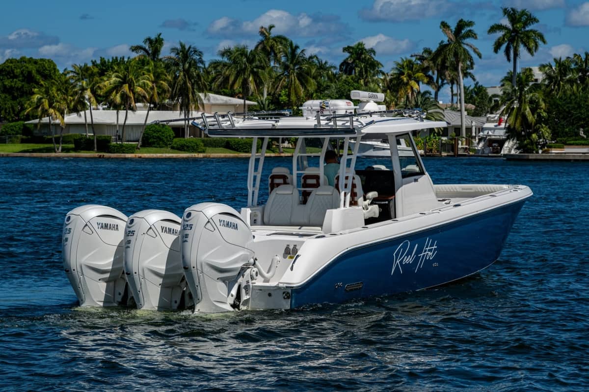 2020 Everglades 395 Center Console photo 42