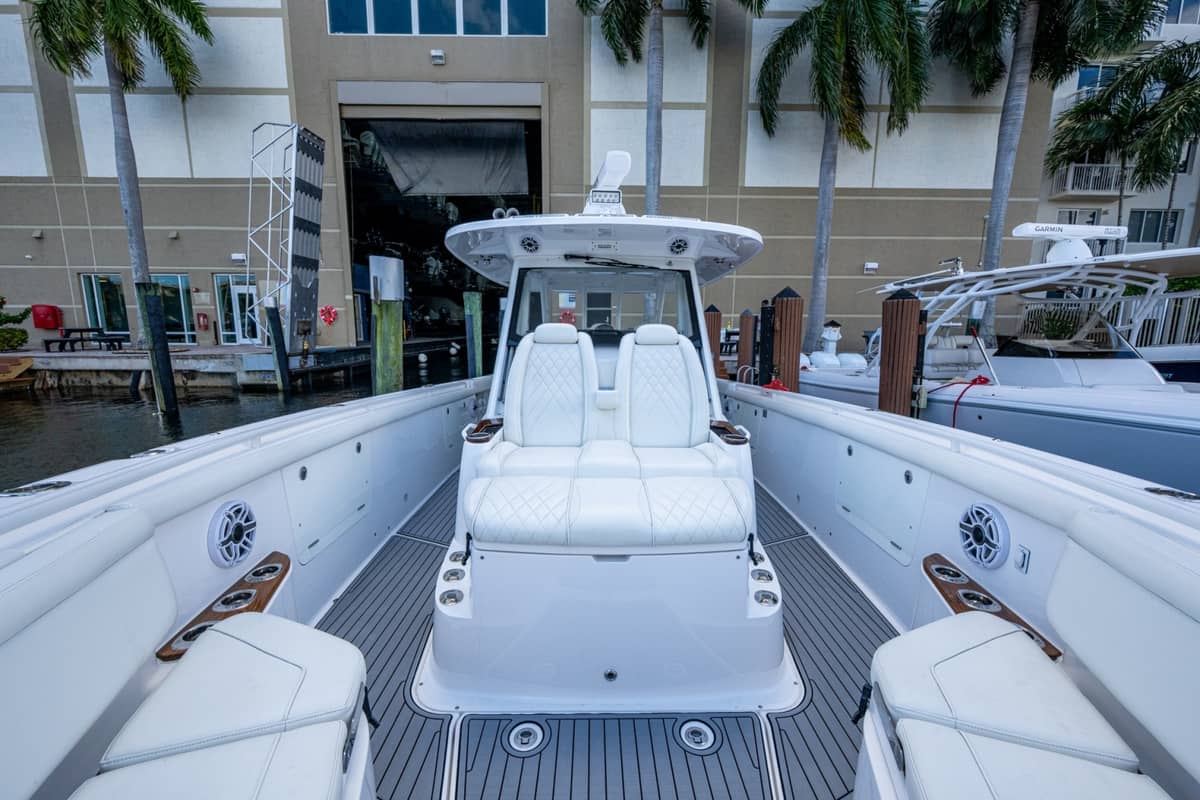 2020 Everglades 395 Center Console photo 4