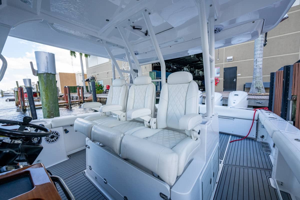 2020 Everglades 395 Center Console photo 6