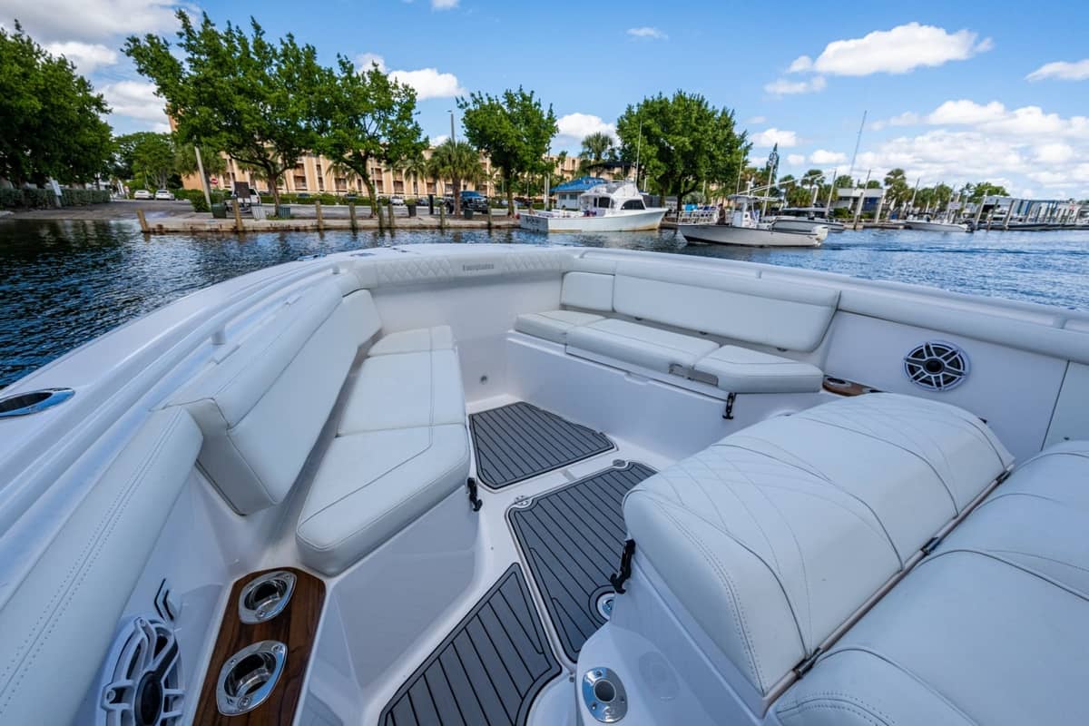 2020 Everglades 395 Center Console photo 33