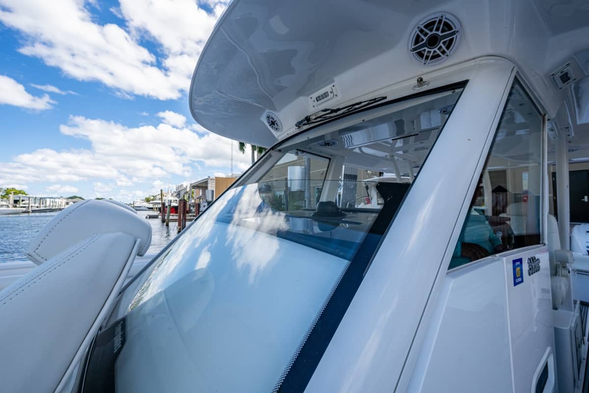 2020 Everglades 395 Center Console photo 17