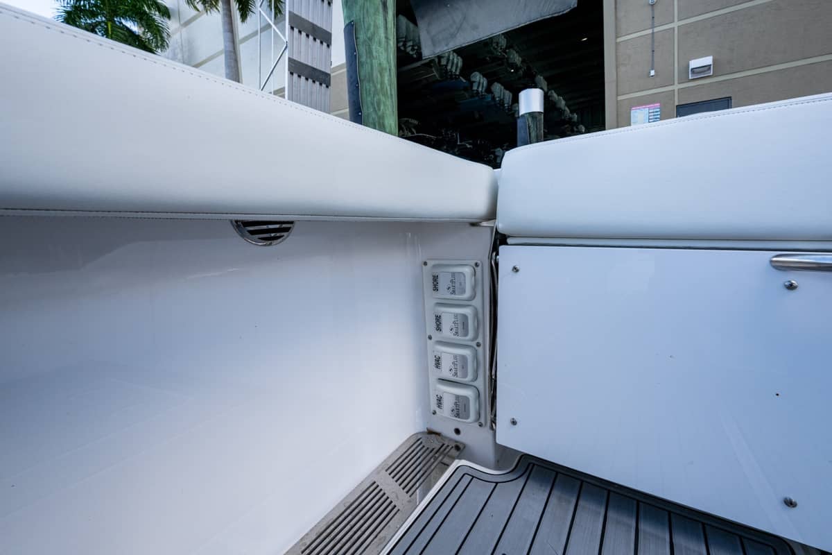 2020 Everglades 395 Center Console photo 21