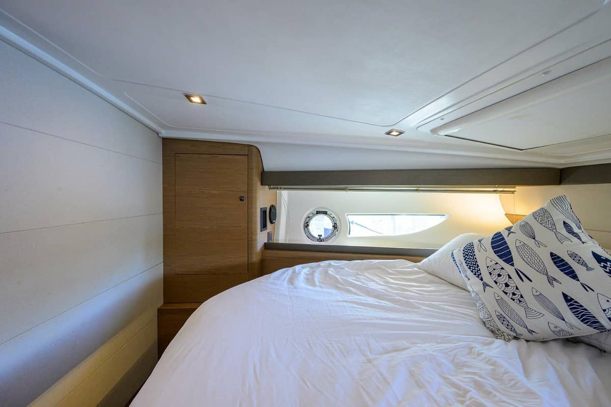 2015 Beneteau 38 GT photo 15
