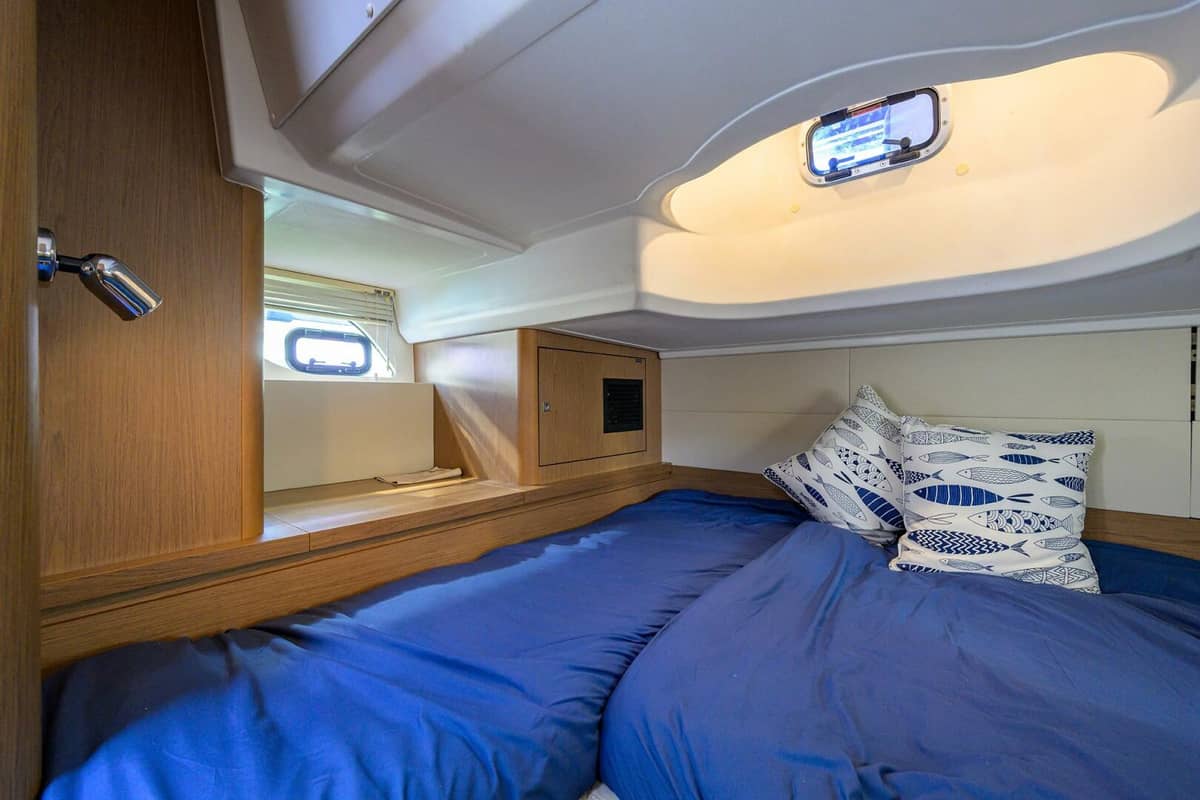 2015 Beneteau 38 GT photo 11