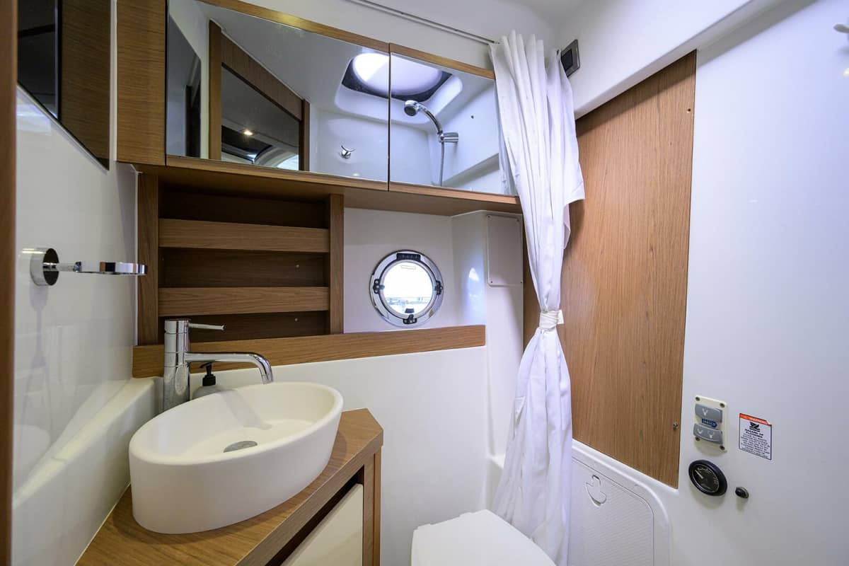 2015 Beneteau 38 GT photo 12