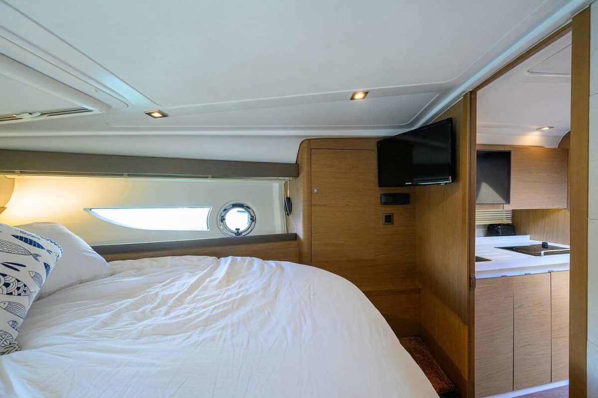 2015 Beneteau 38 GT photo 16