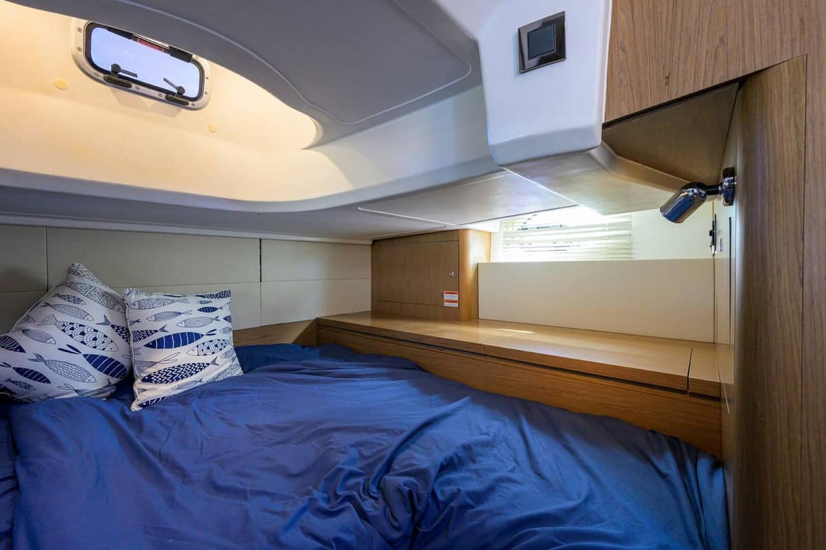 2015 Beneteau 38 GT photo 10