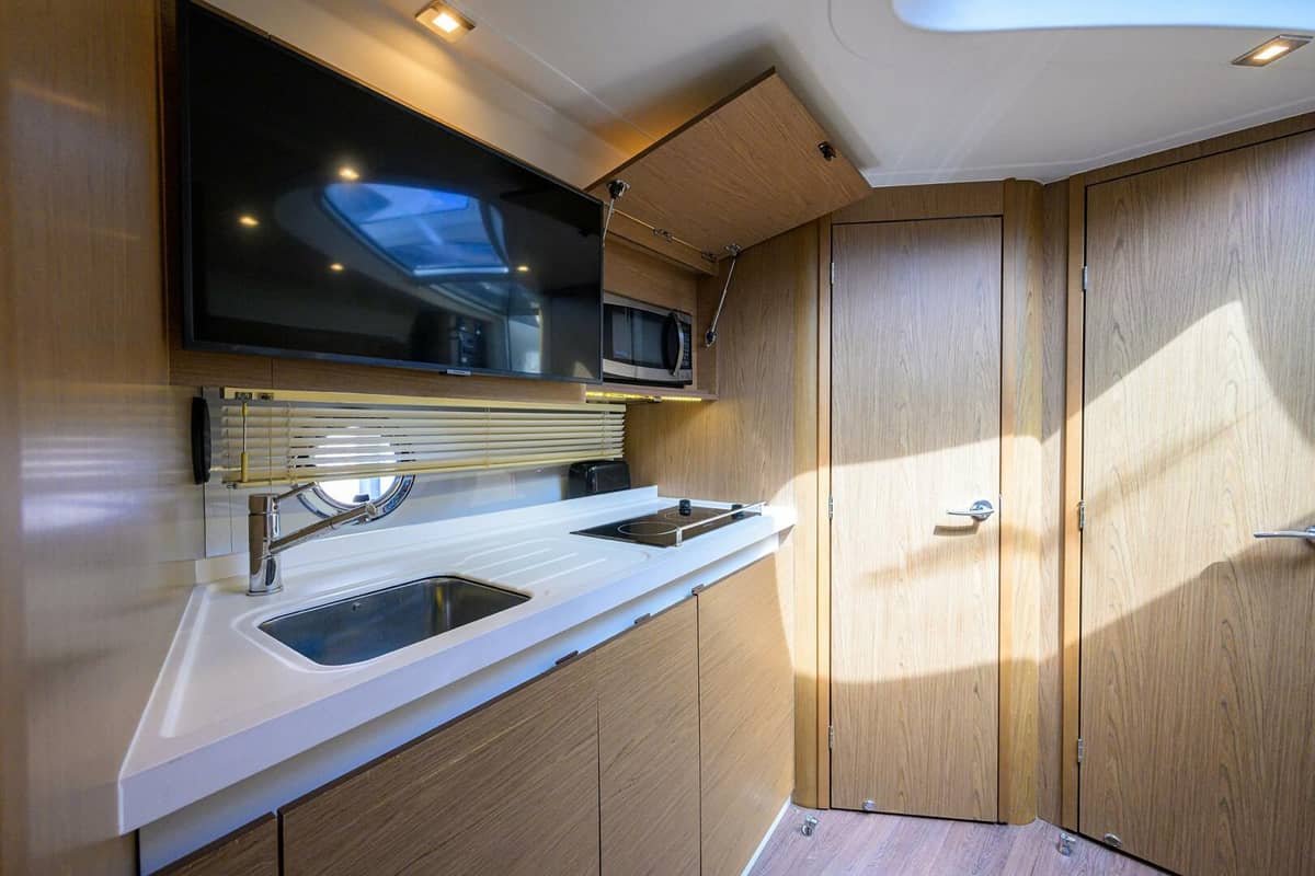 2015 Beneteau 38 GT photo 8