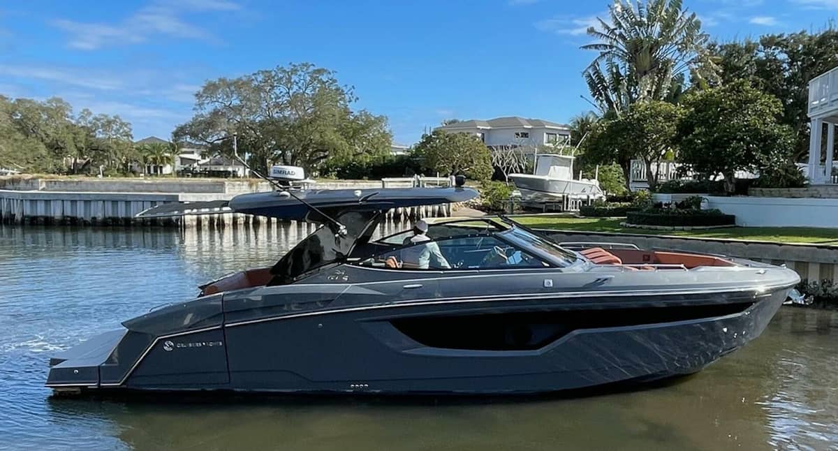 2023 Cruisers Yachts 38 GLS photo