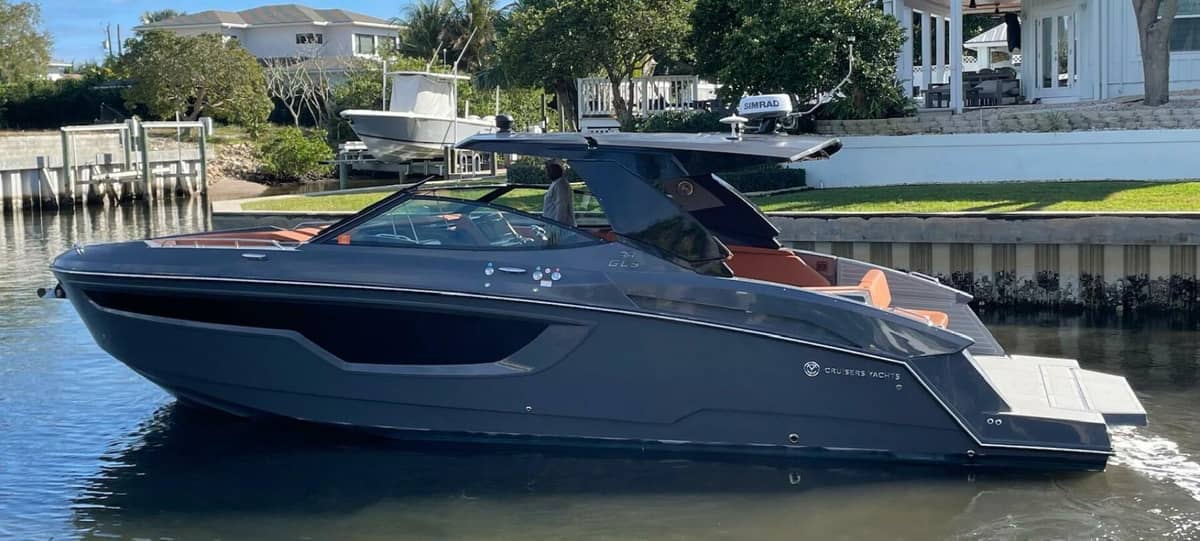 2023 Cruisers Yachts 38 GLS photo 6