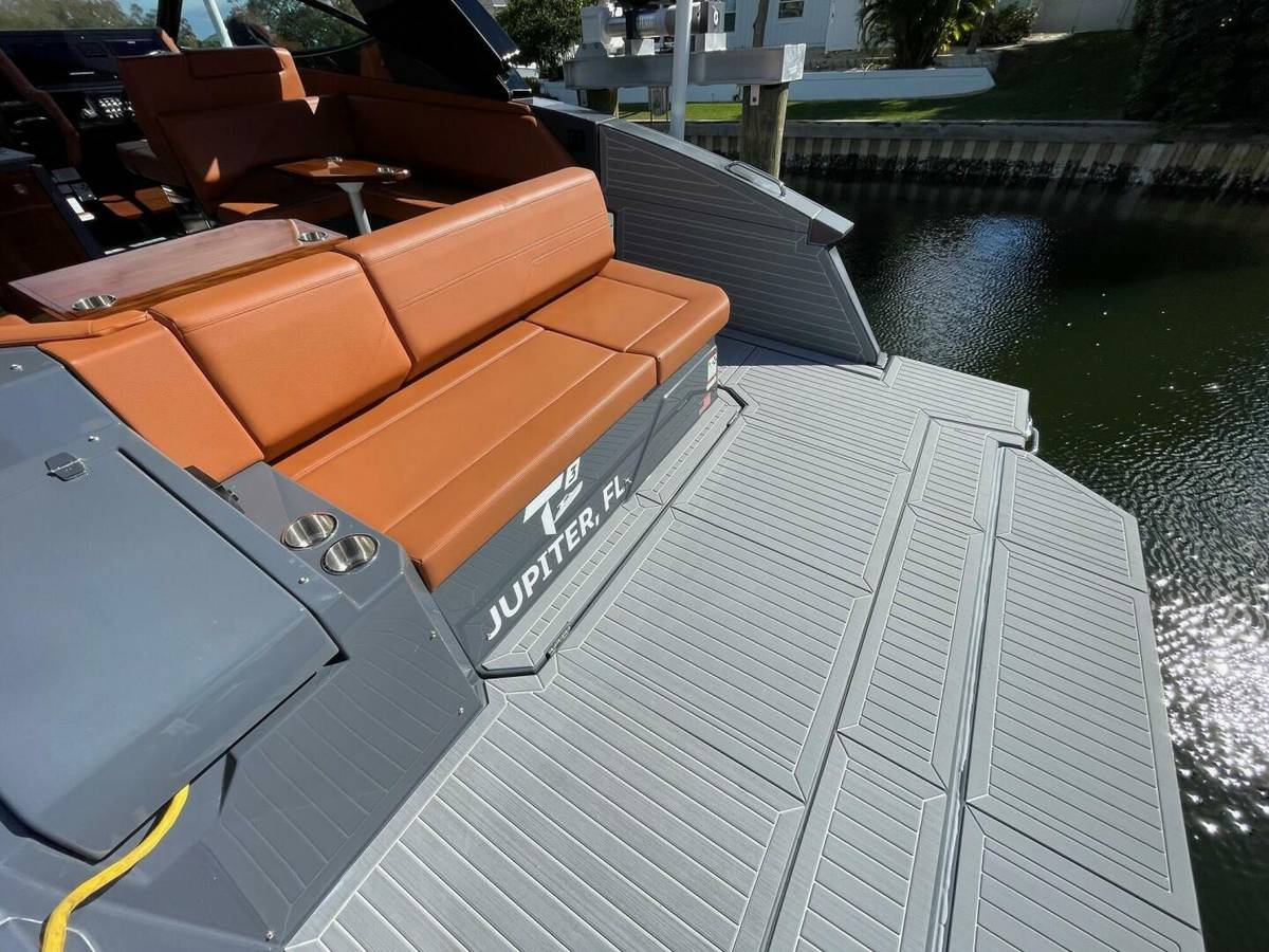 2023 Cruisers Yachts 38 GLS photo 33