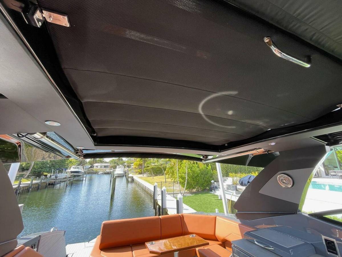 2023 Cruisers Yachts 38 GLS photo 28