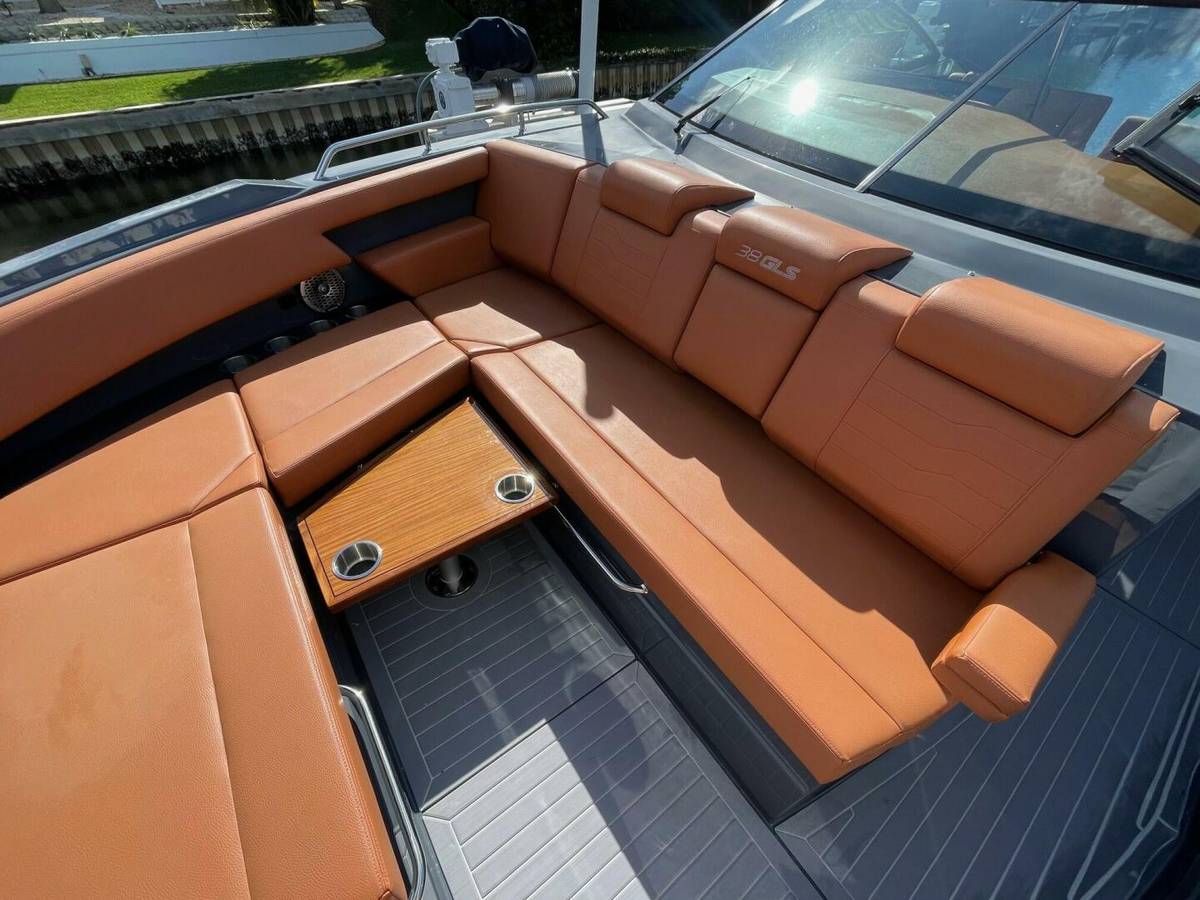2023 Cruisers Yachts 38 GLS photo 31