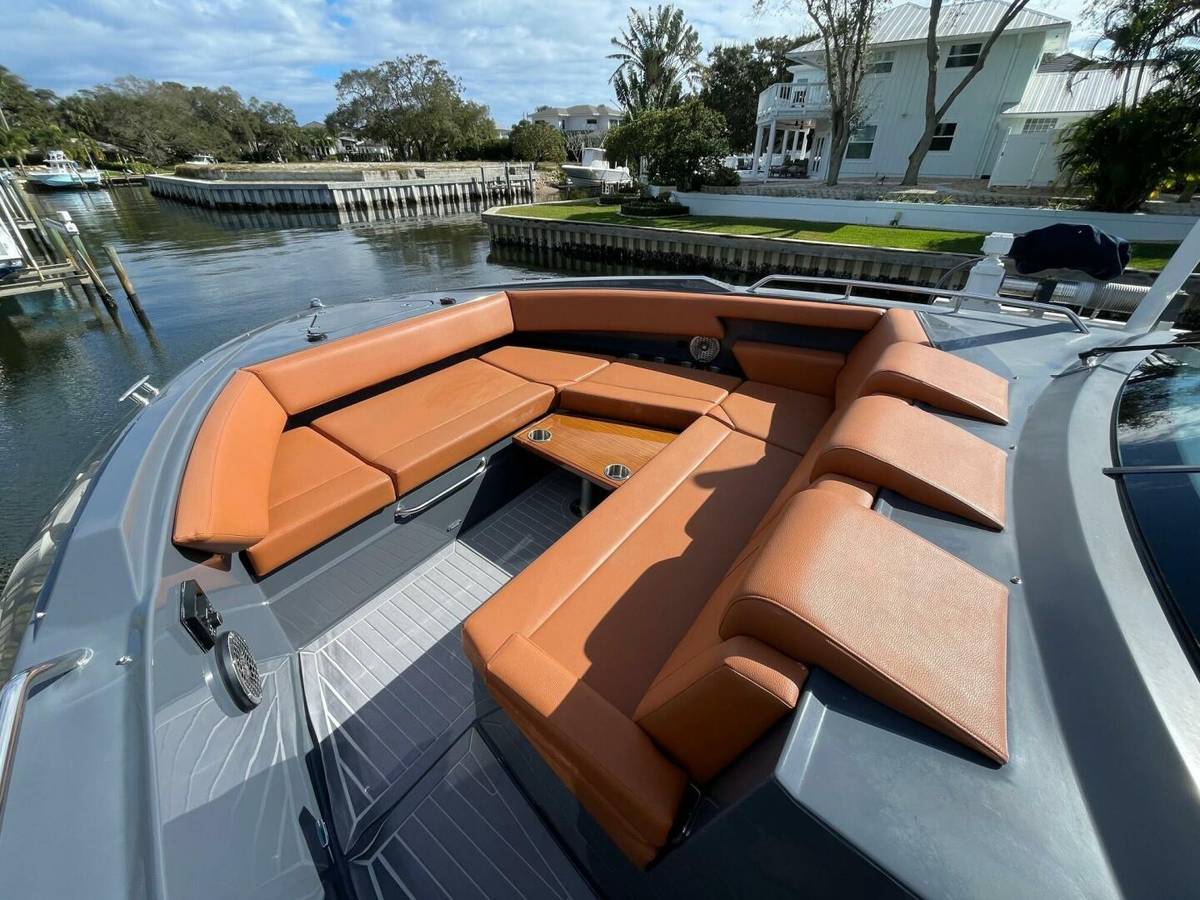 2023 Cruisers Yachts 38 GLS photo 30