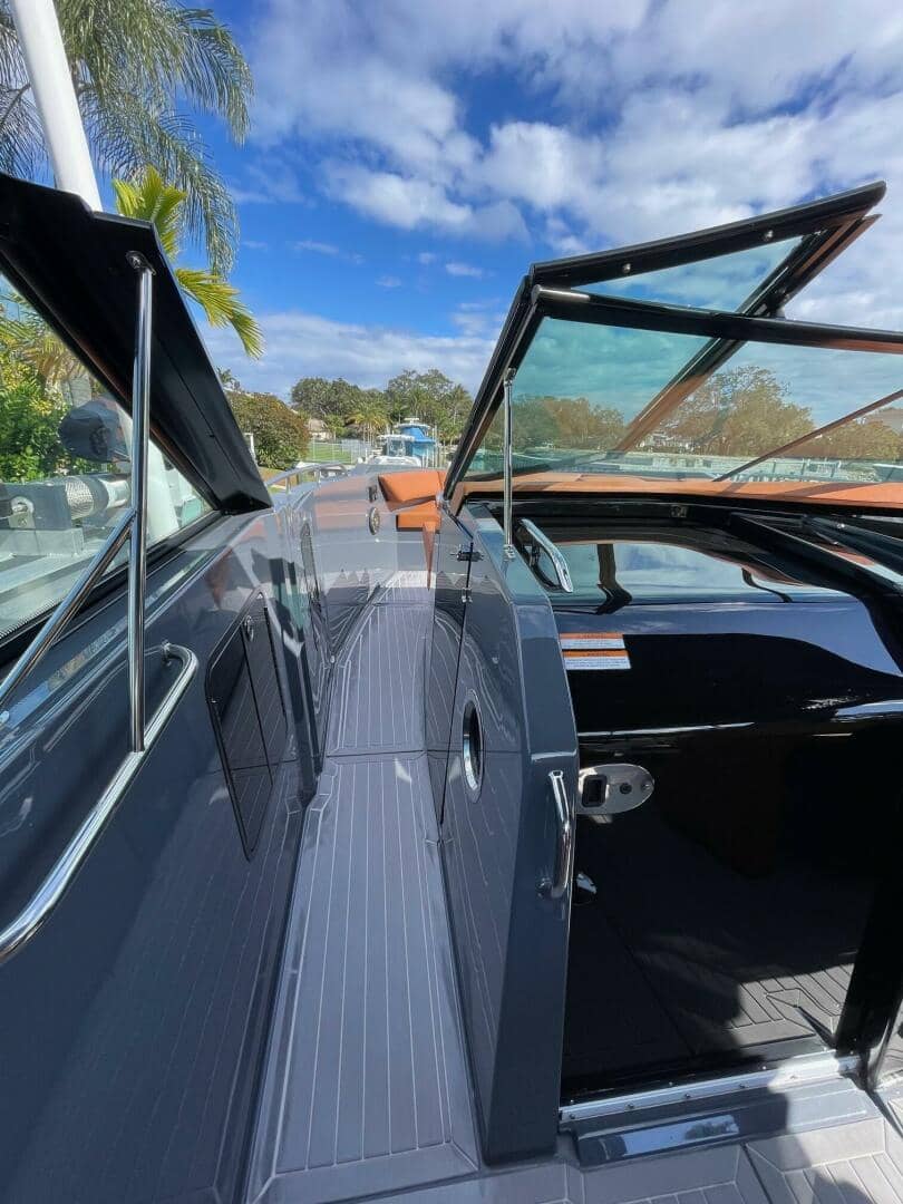 2023 Cruisers Yachts 38 GLS photo 29