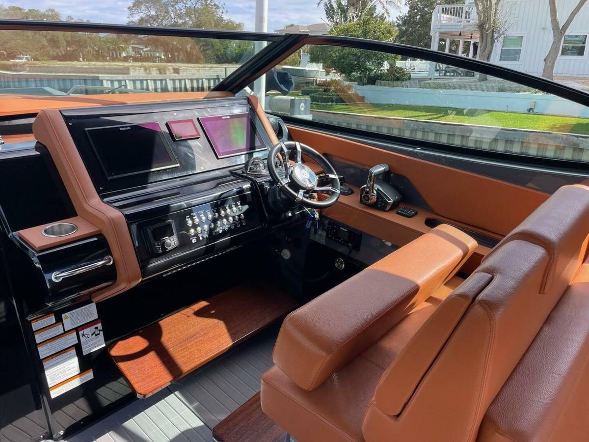 2023 Cruisers Yachts 38 GLS photo 38