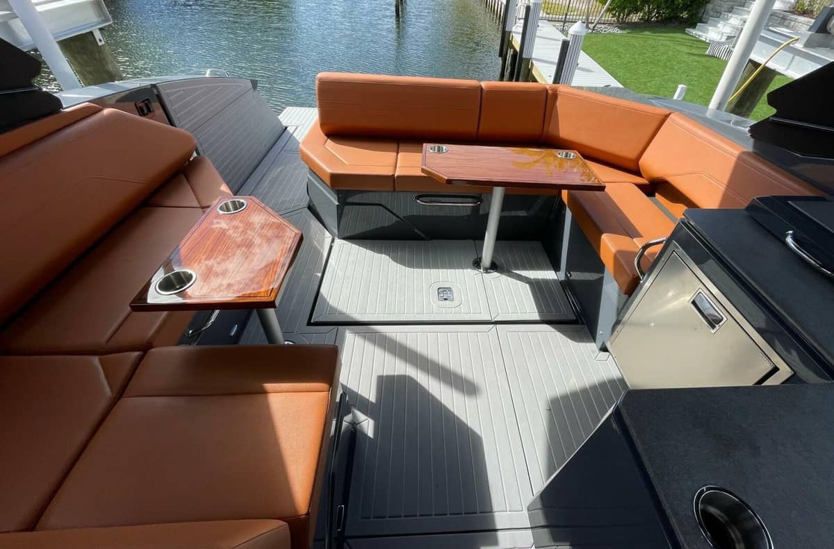 2023 Cruisers Yachts 38 GLS photo 44