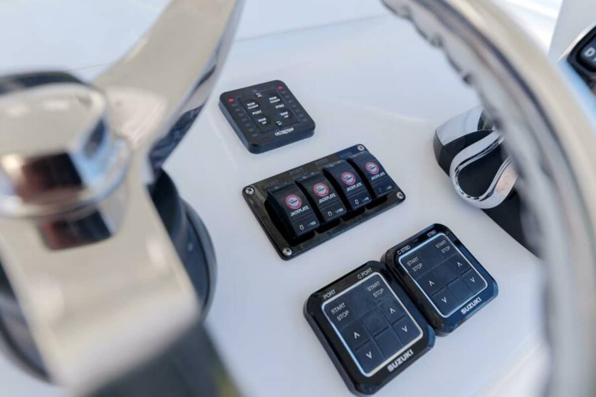 2023 SeaHunter 38 CTS "Reel Escape" photo 32