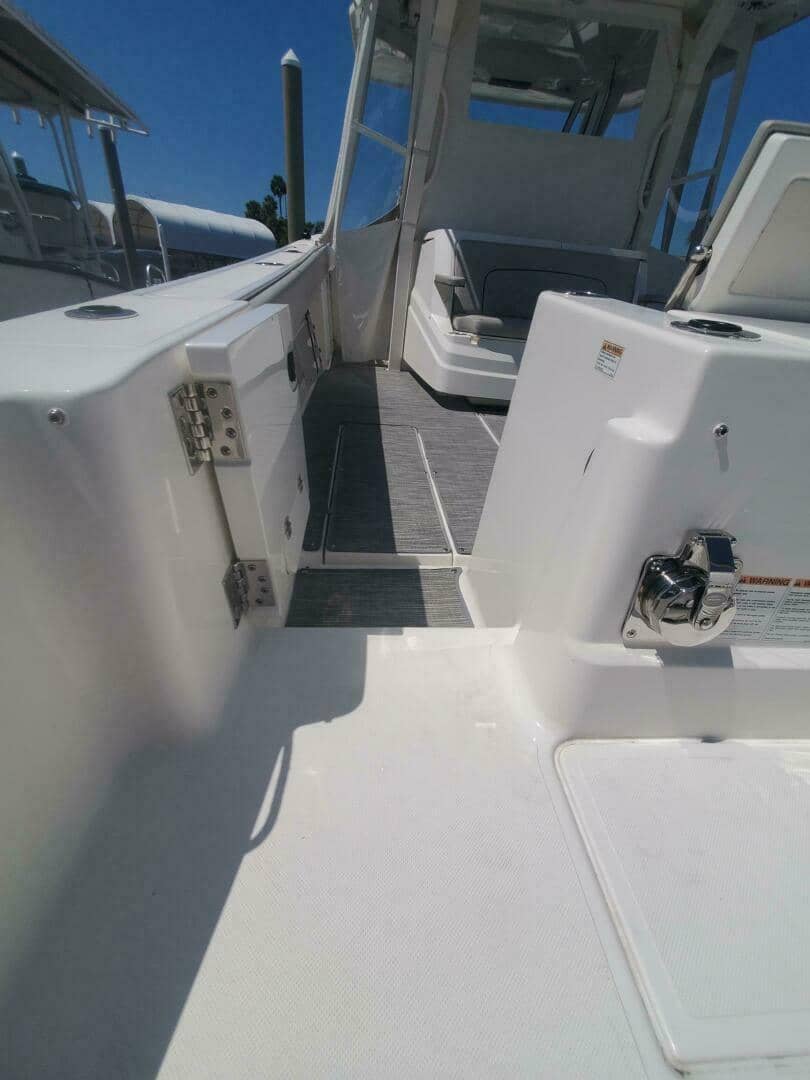 2023 Pursuit S 378 Sport "FIJI KAI" photo 13