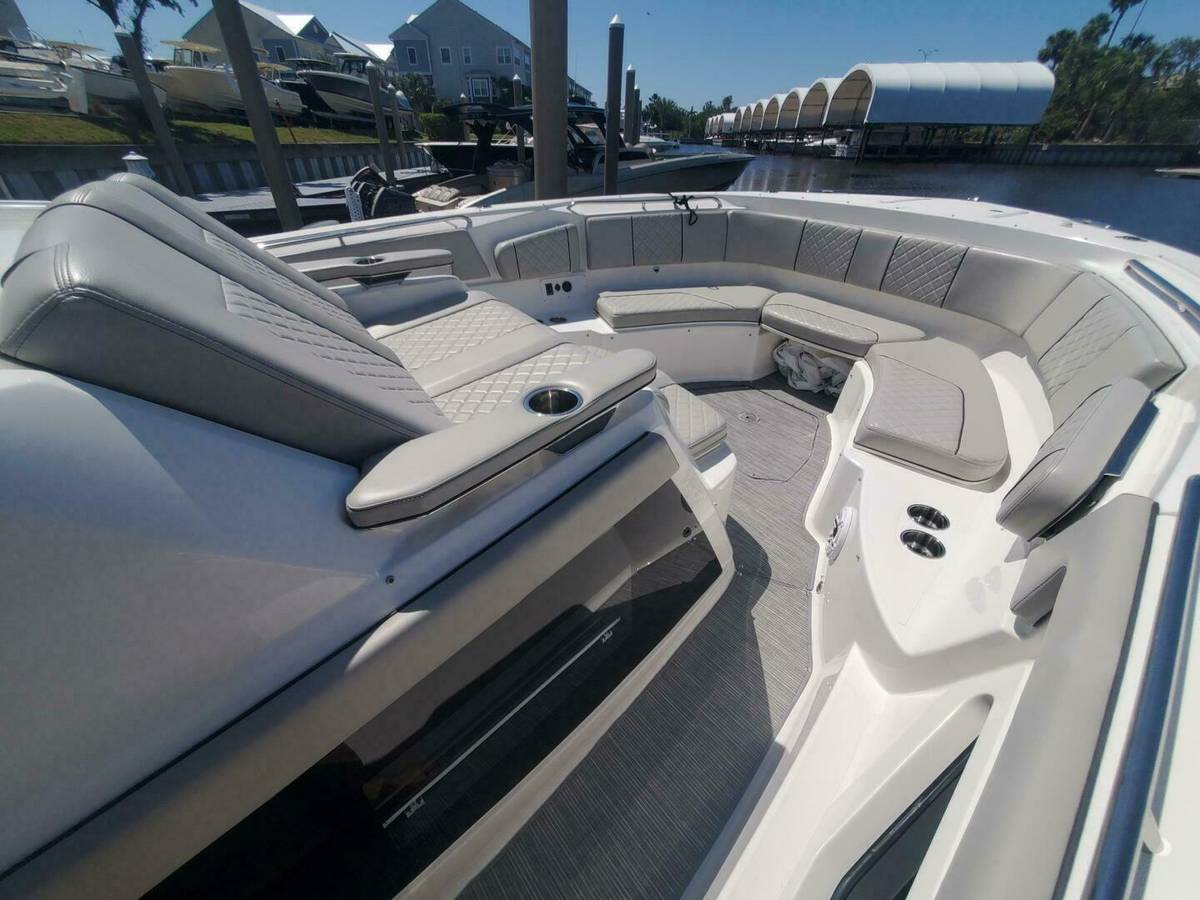 2023 Pursuit S 378 Sport "FIJI KAI" photo 31