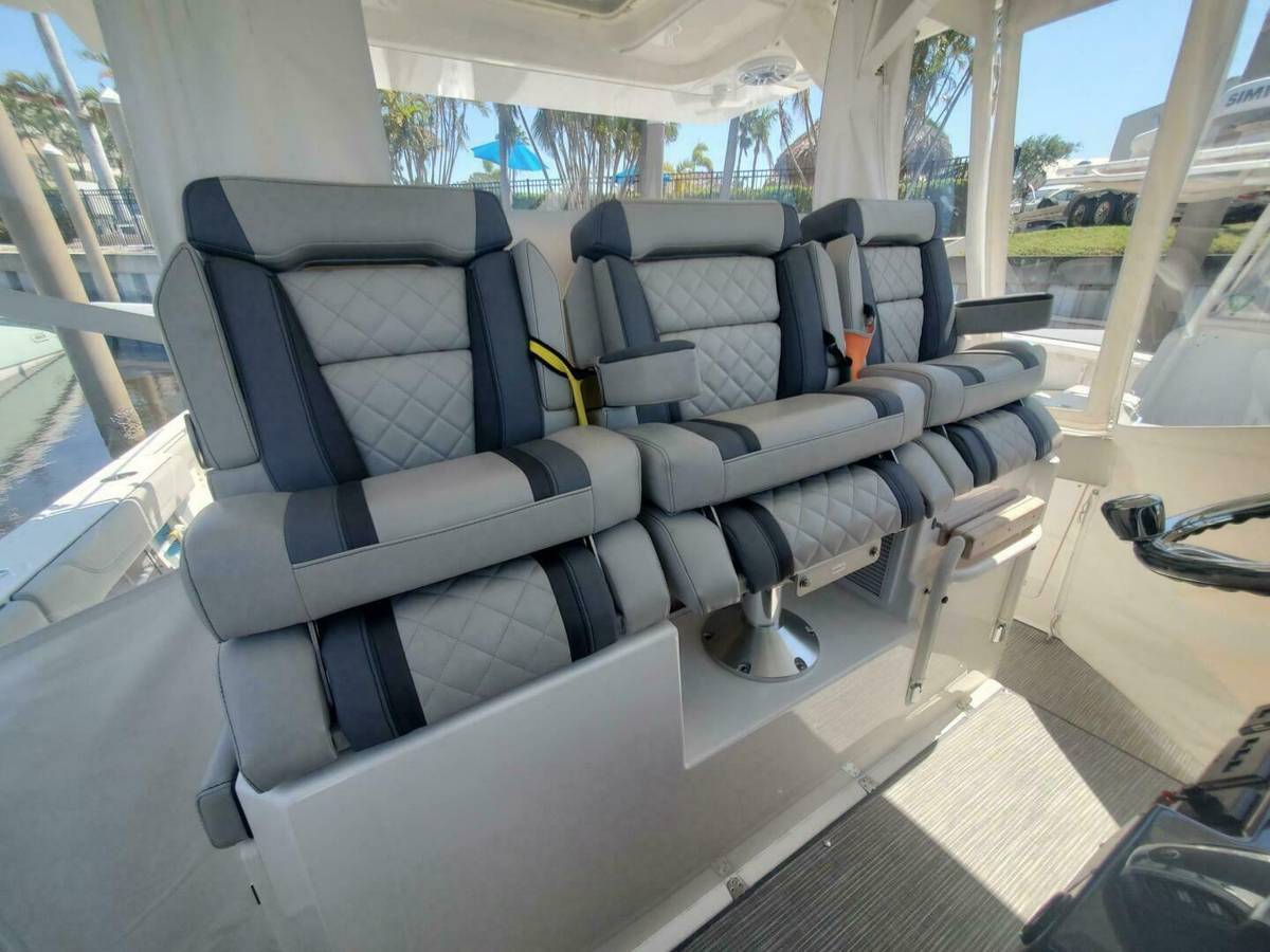 2023 Pursuit S 378 Sport "FIJI KAI" photo 23