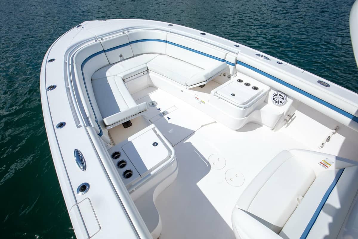 2017 Intrepid 375 Open photo 6