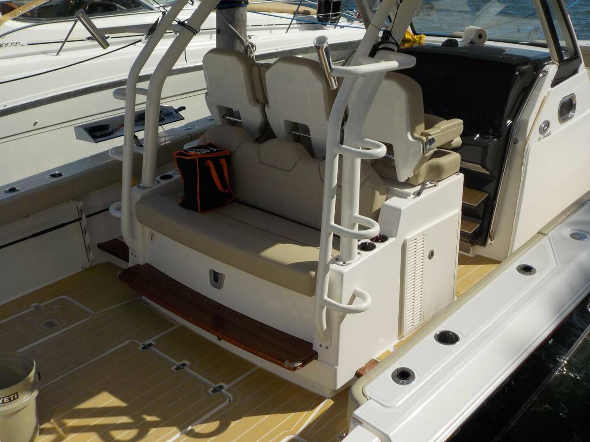2019 Pursuit S 368 "LGB" photo 5