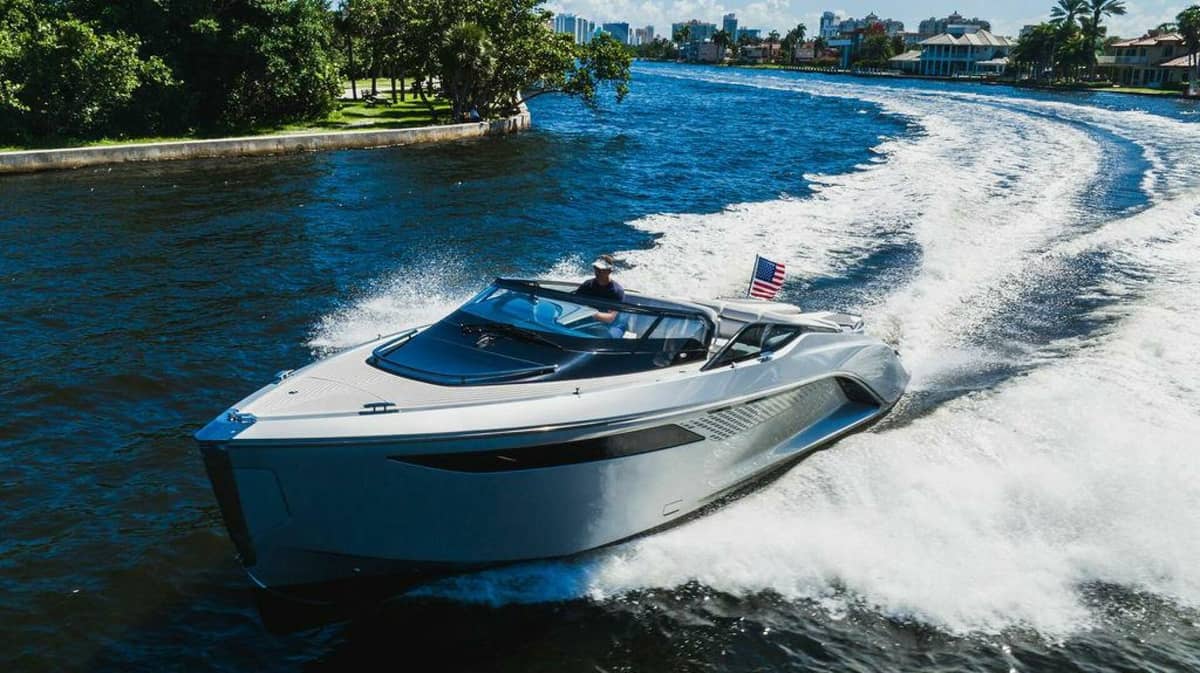 2020 Princess R35 "Little Princess" photo 8