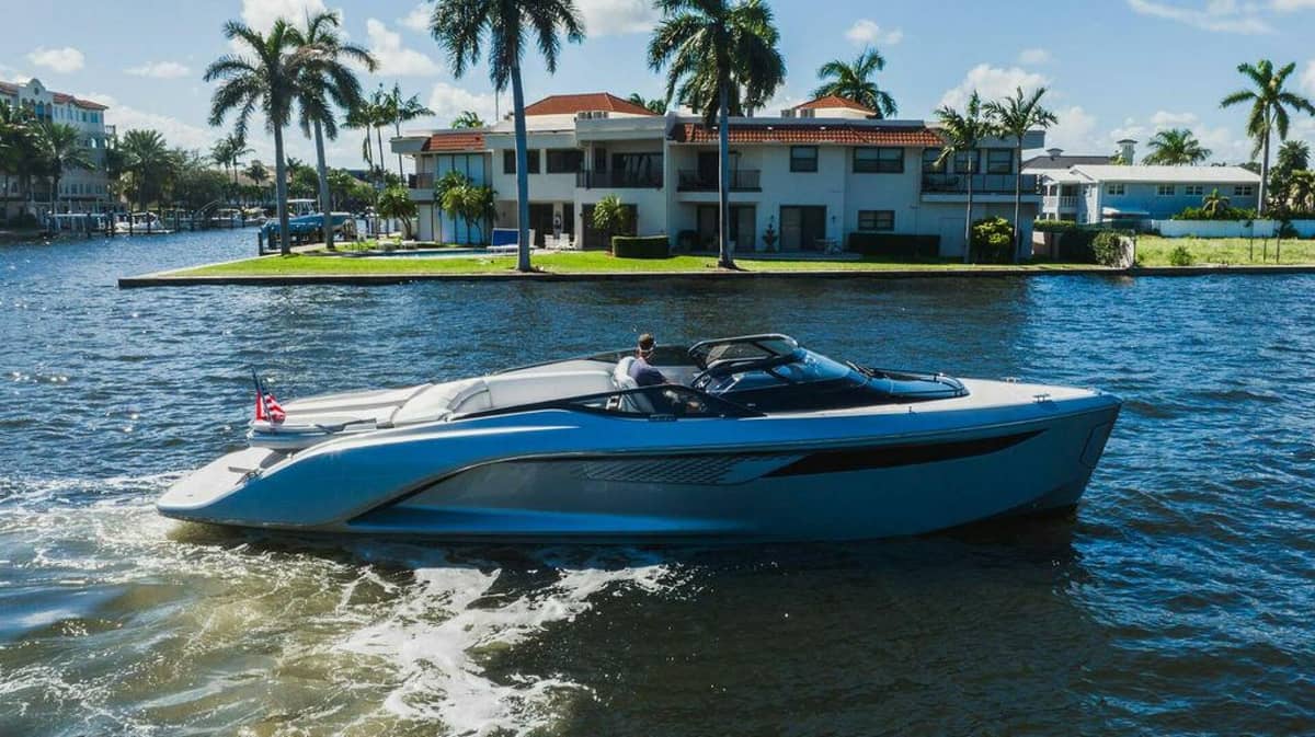 2020 Princess R35 "Little Princess" photo 4