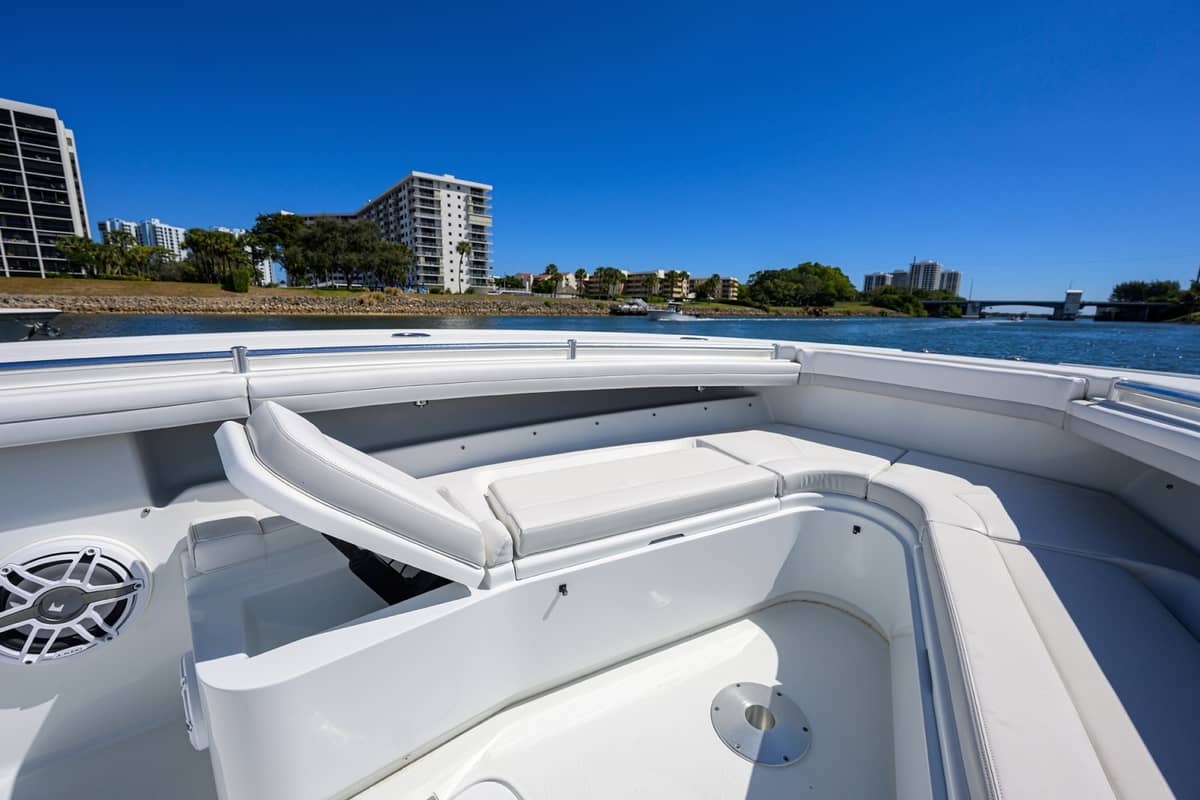 2023 Yellowfin 34 Offshore photo 3