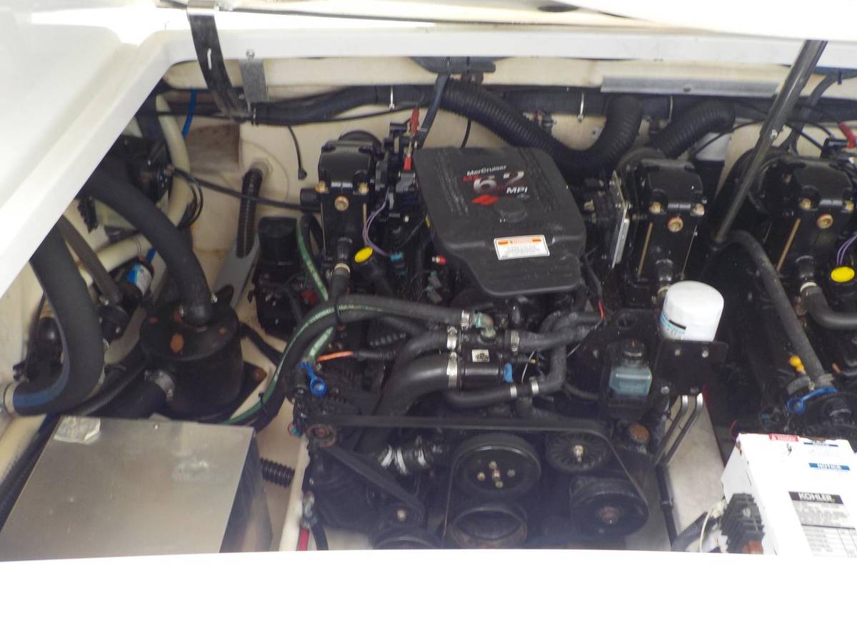 2006 Formula 330 SS "C's The Day" photo 15
