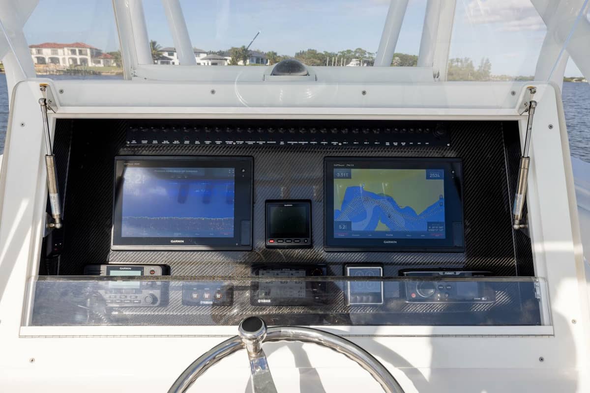 2018 SeaHunter 33 Center Console "Bloodline" photo 8