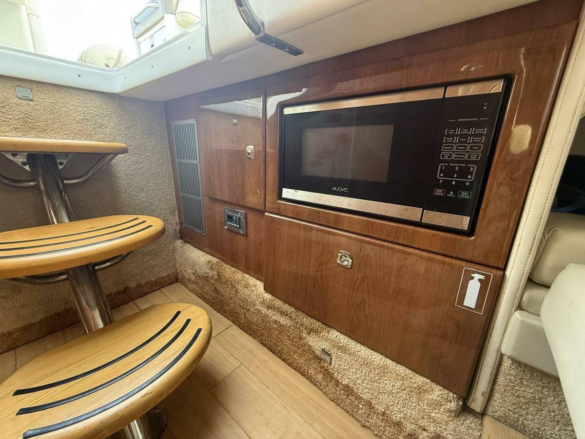 2016 Formula 330 Crossover Bowrider photo 19