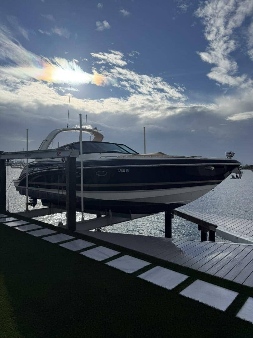 2016 Formula 330 Crossover Bowrider photo 3