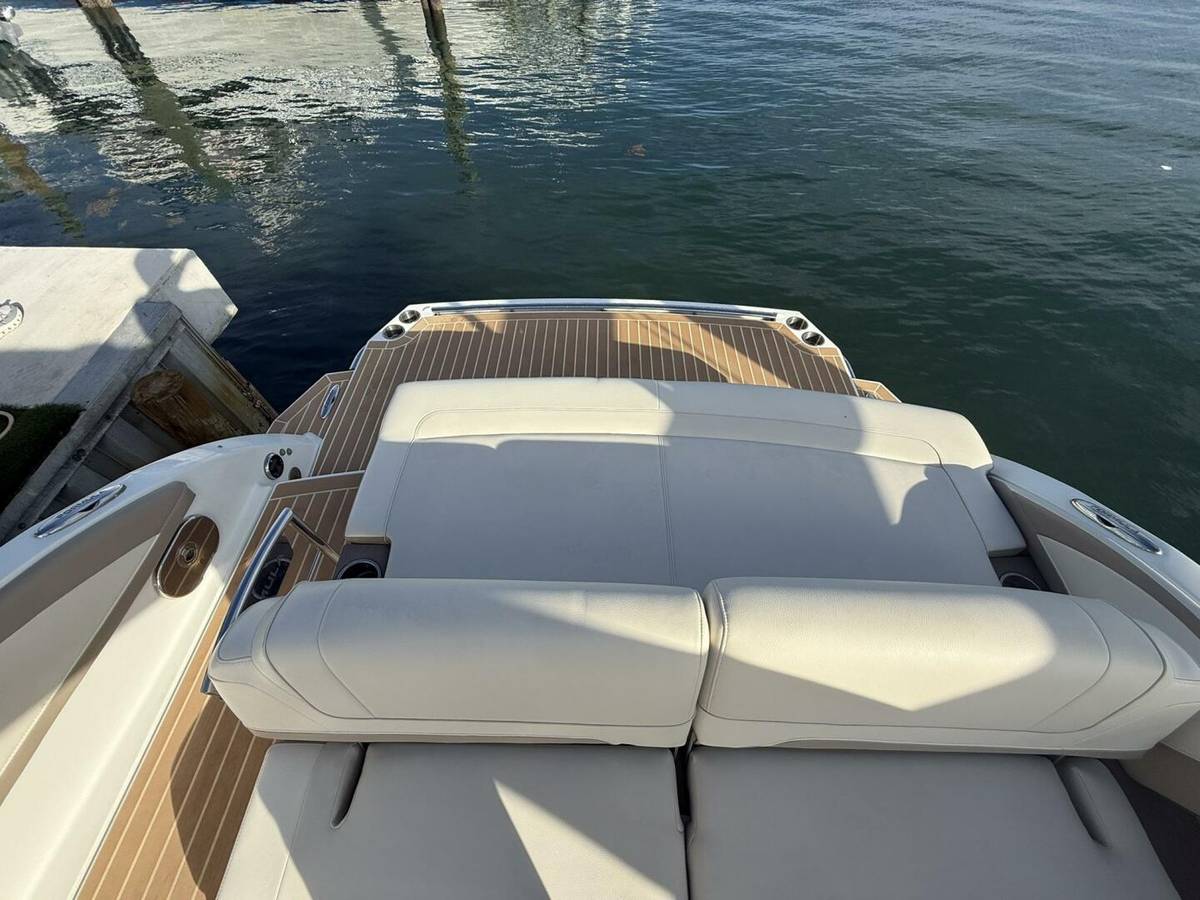2016 Formula 330 Crossover Bowrider photo 21