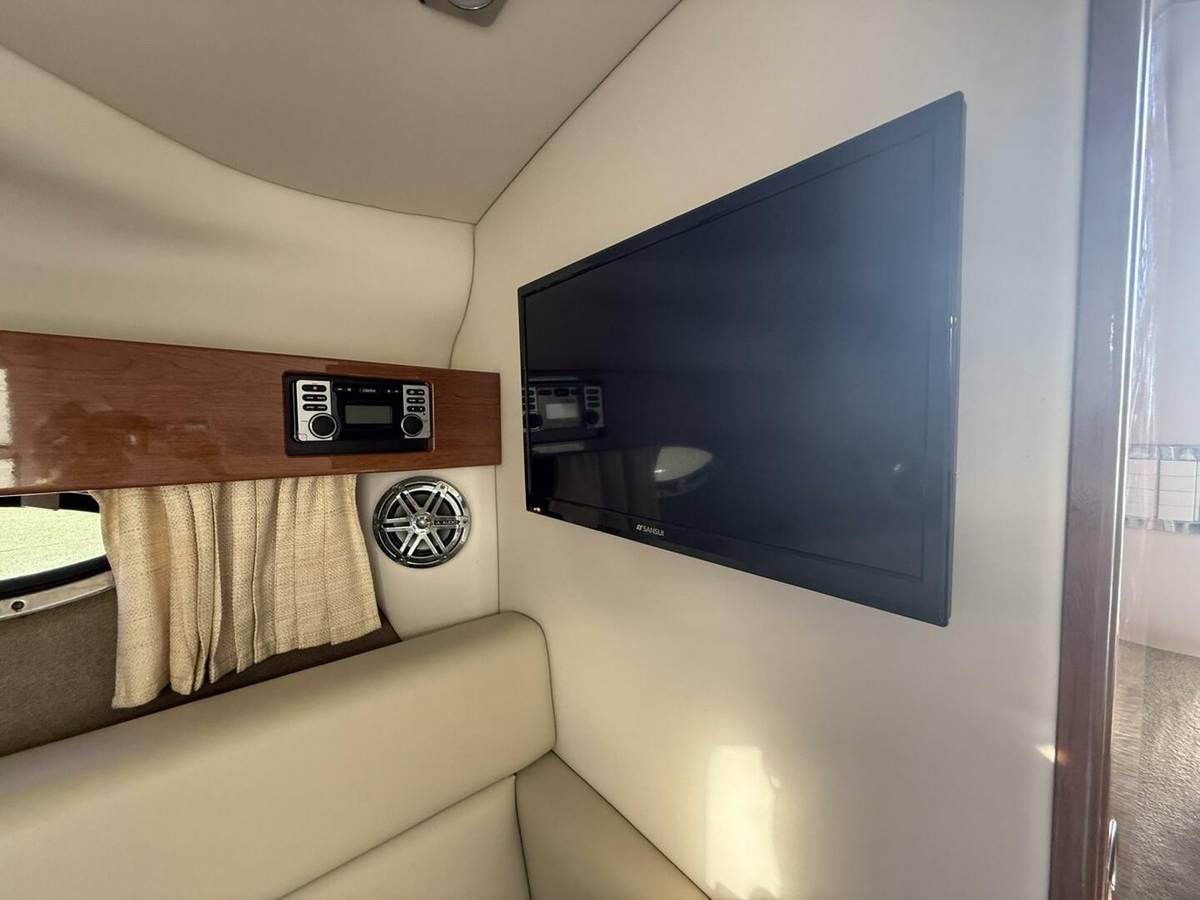 2016 Formula 330 Crossover Bowrider photo 16