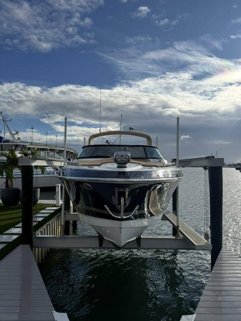 2016 Formula 330 Crossover Bowrider photo 2