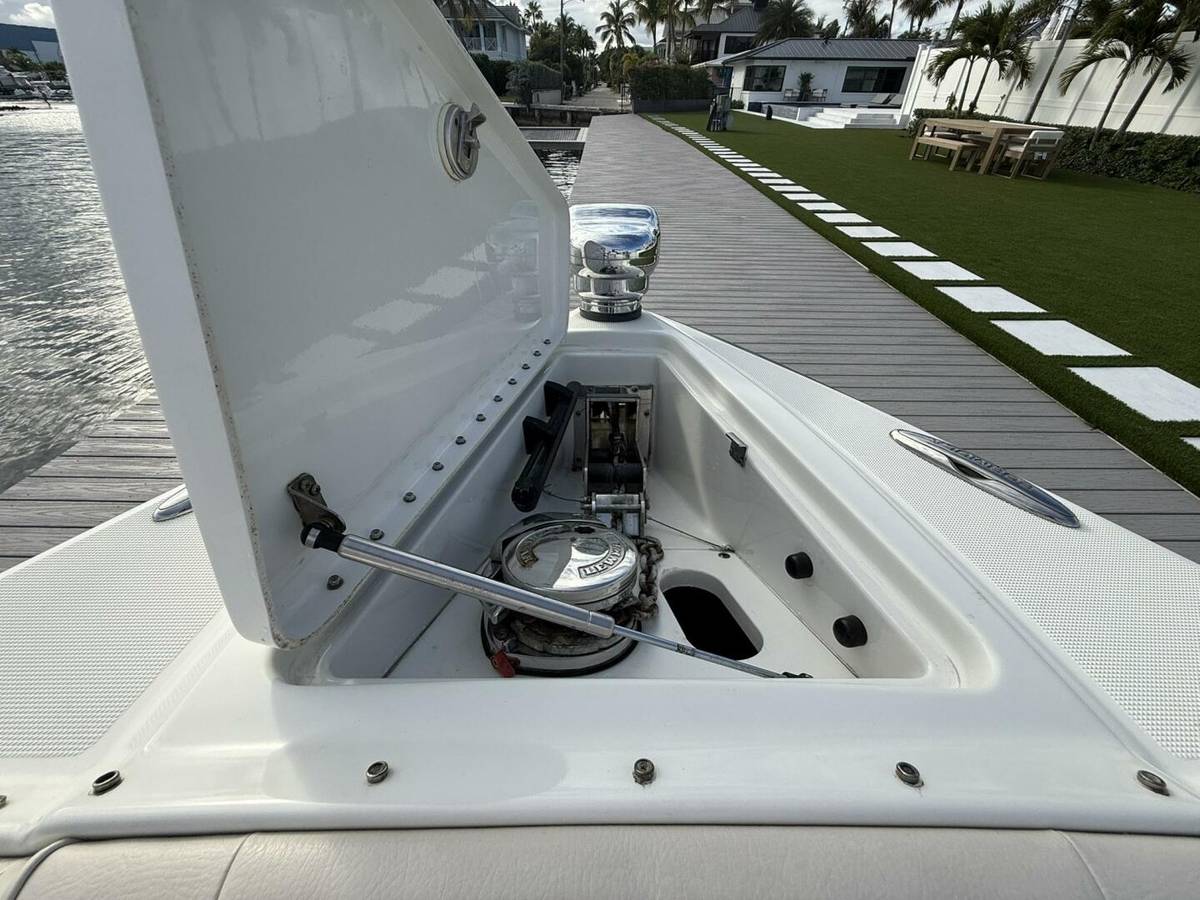 2016 Formula 330 Crossover Bowrider photo 7